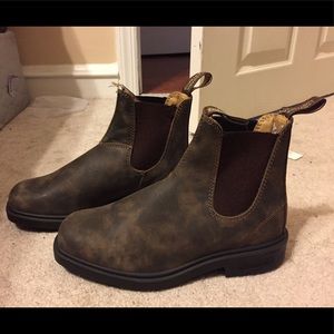 Blundstone shoes worn once!